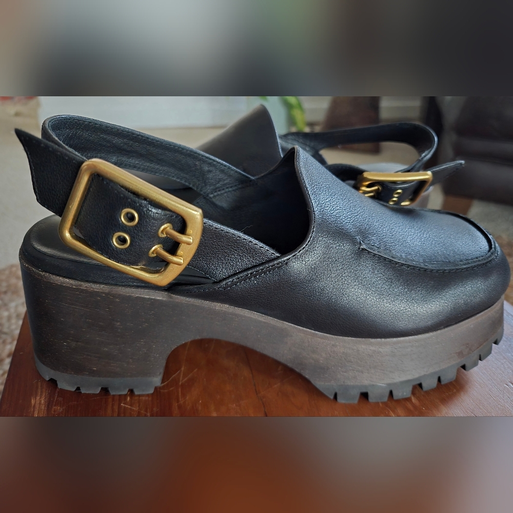 chunky clog